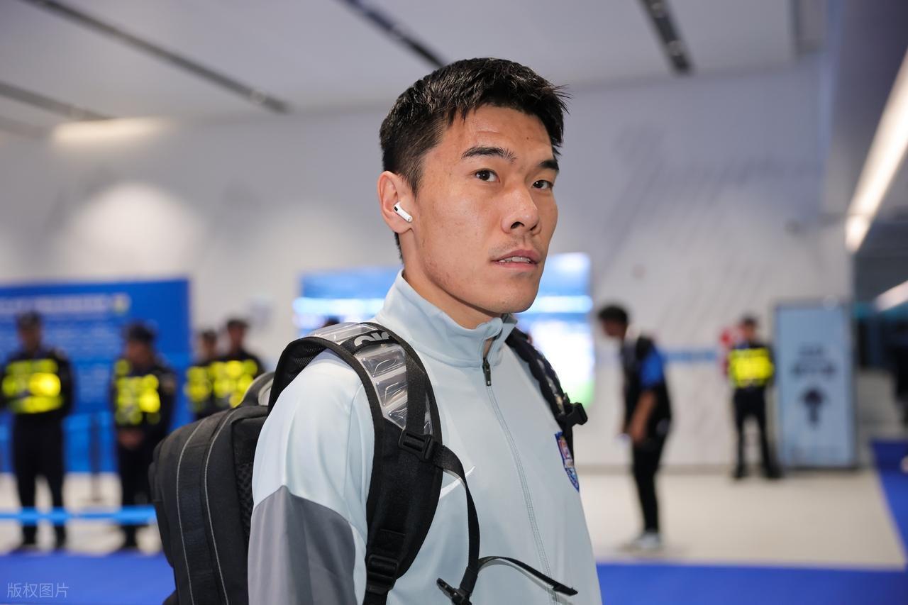 津门虎0比1惜败新鹏城,球迷直言这两人表现不佳,未来急需爆发